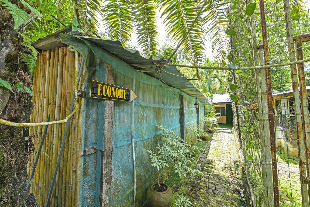 Oyo 90636 Teratak Zakiah Chalet Hotel Jerantut Exterior photo